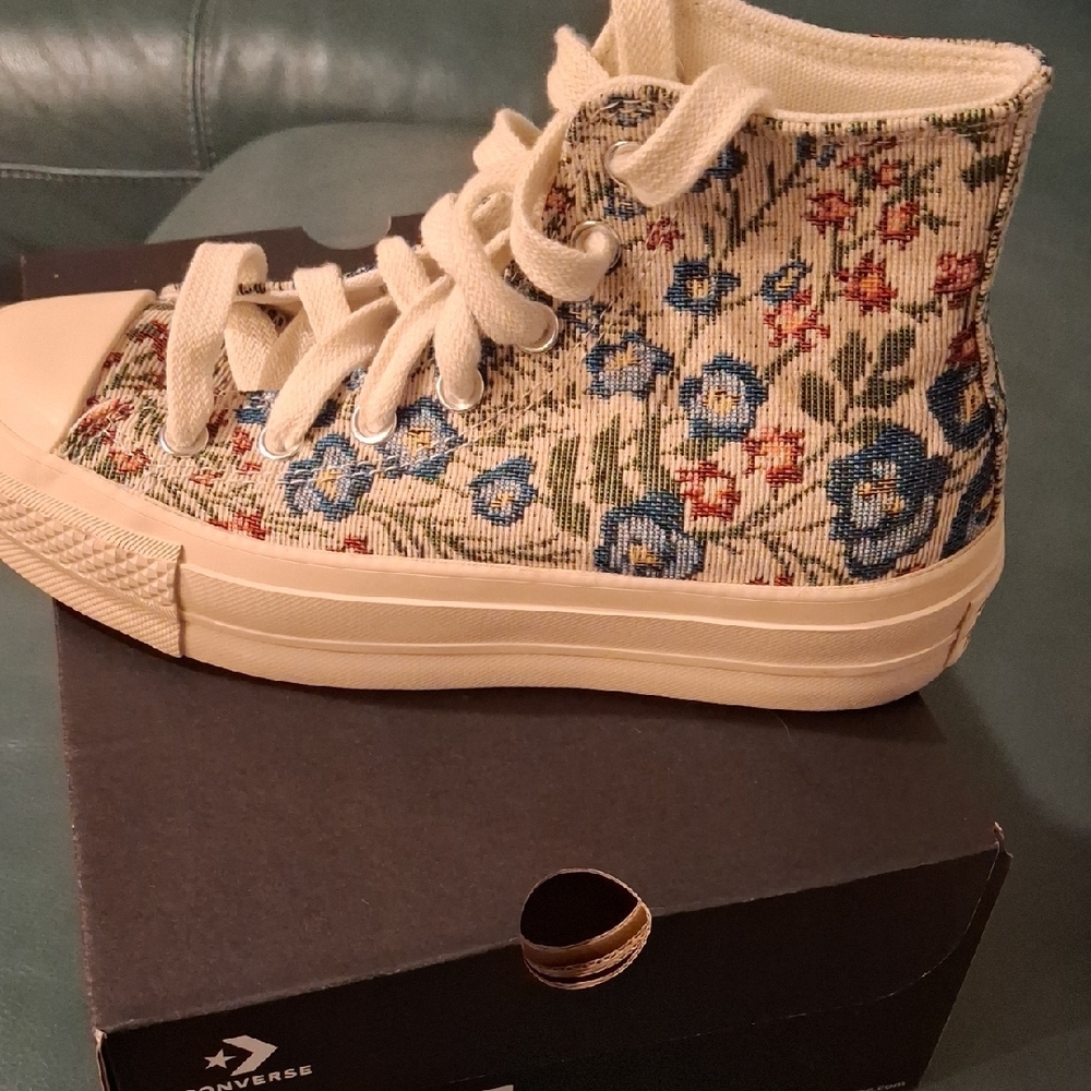 Converse Multicolor Knit Floral Tapestry Lift High-Tops - Picture 10 of 13